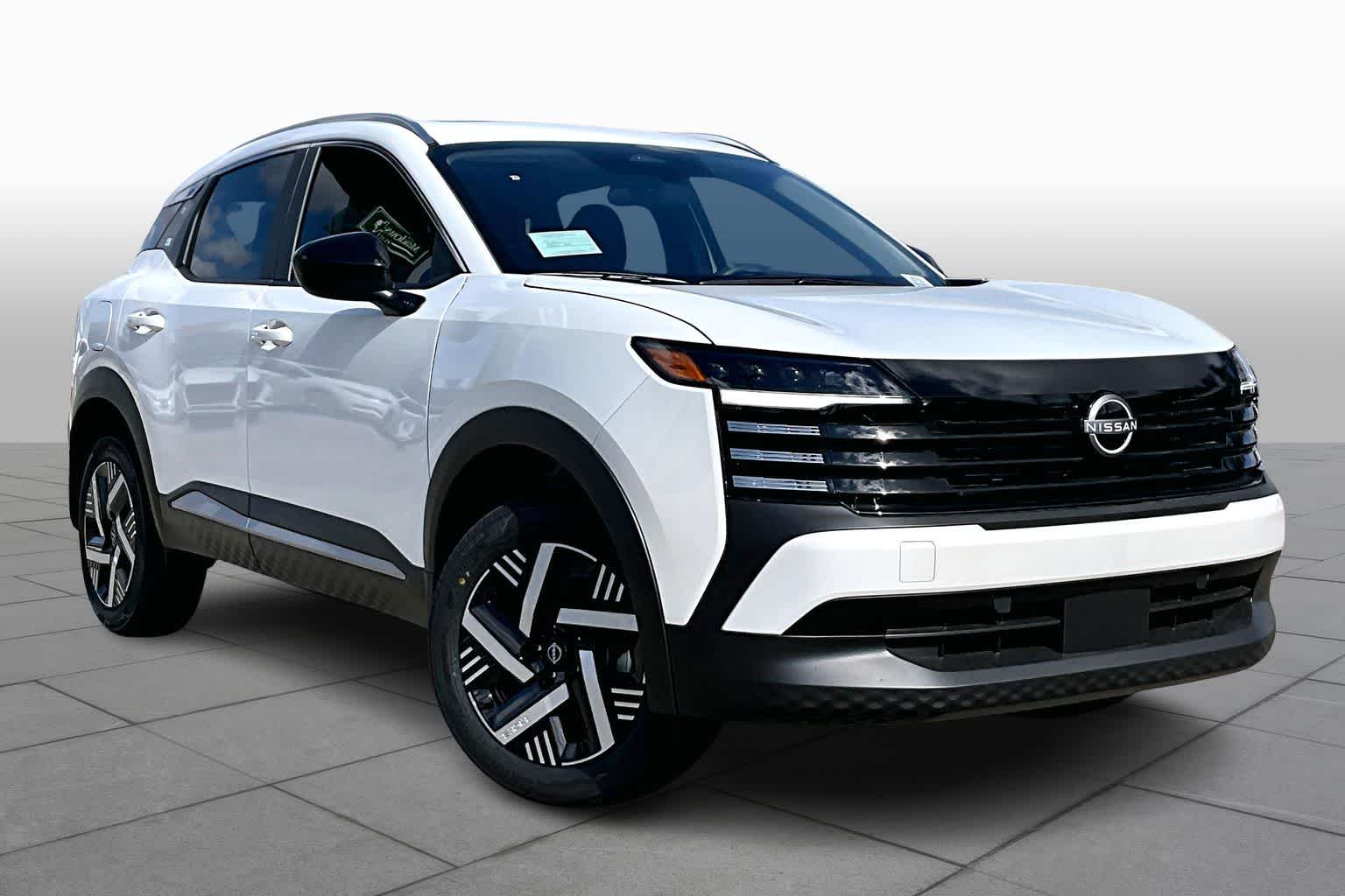 2026 Nissan Kicks photo 2 of 19