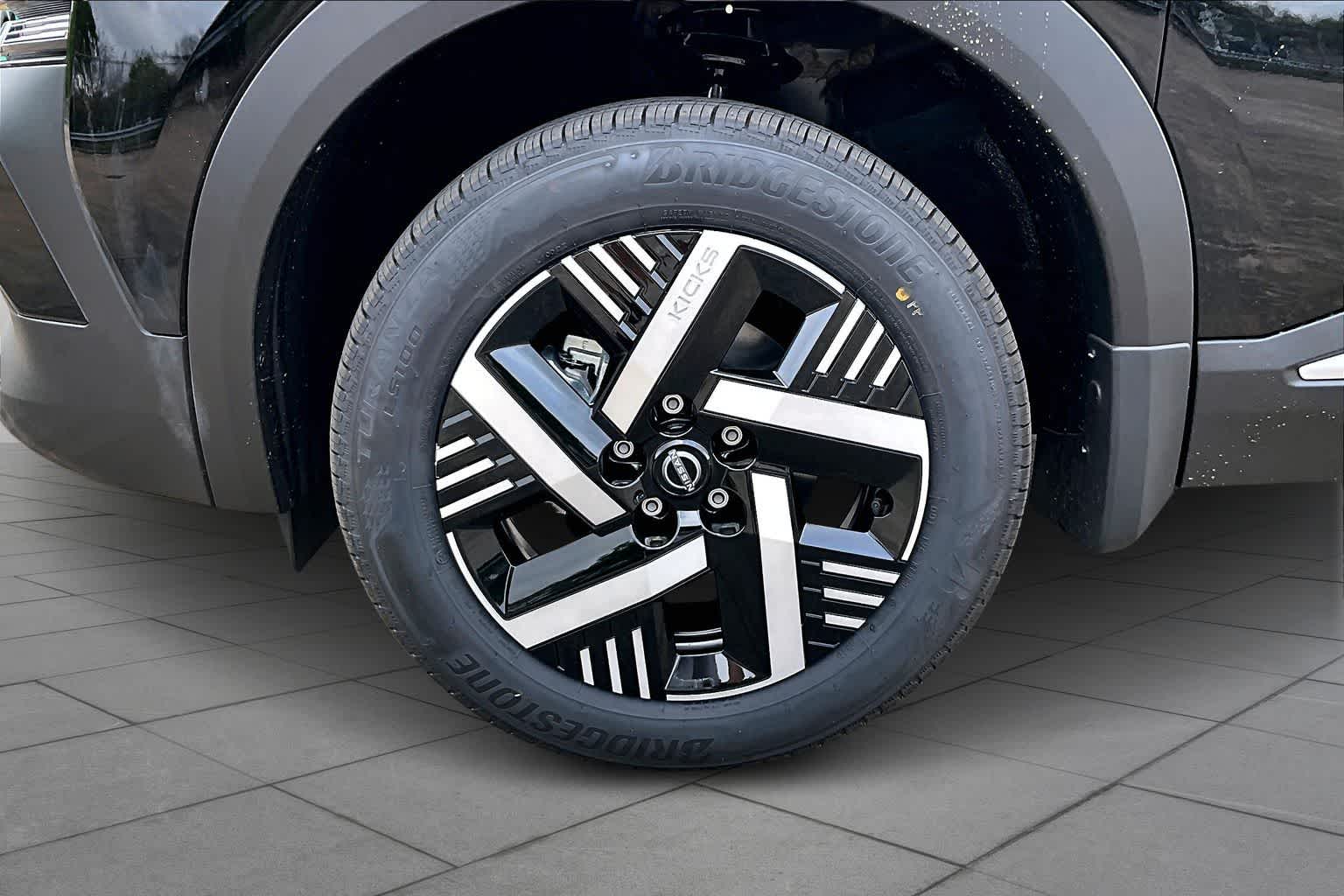 2026 Nissan Kicks SV - 8