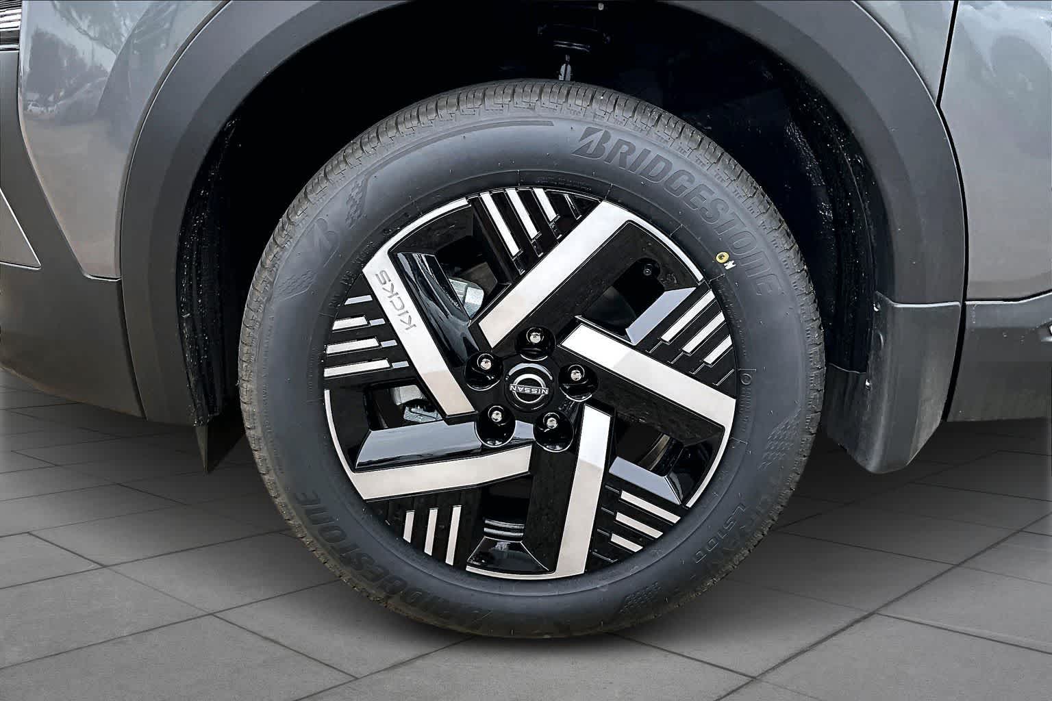 2026 Nissan Kicks SV - 8