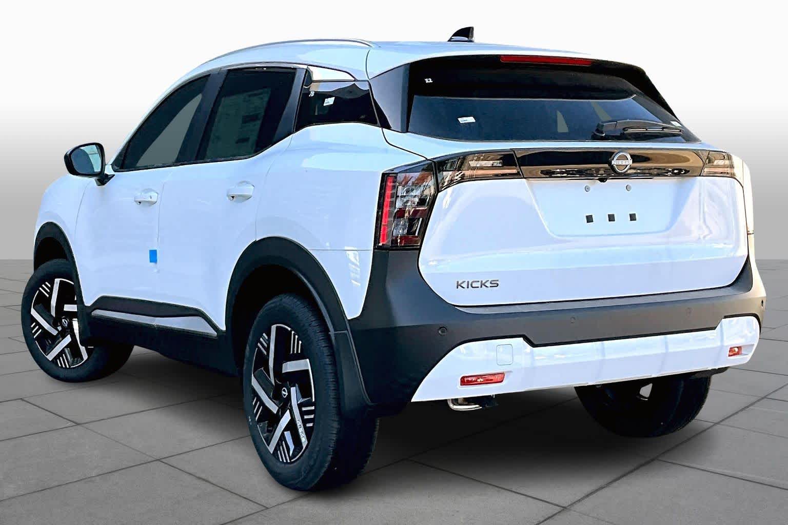 2026 Nissan Kicks SV - 6