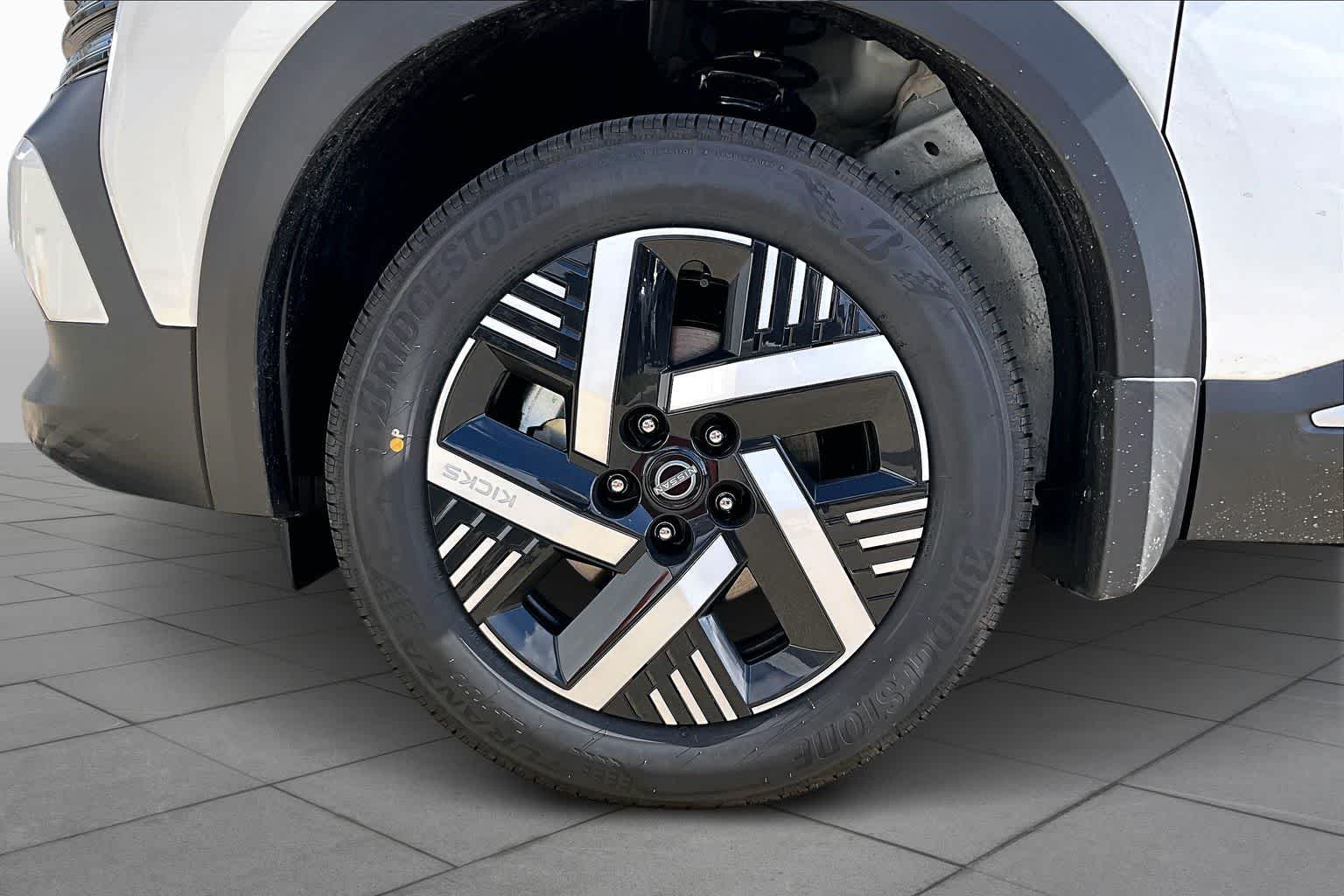 2026 Nissan Kicks SV - 7