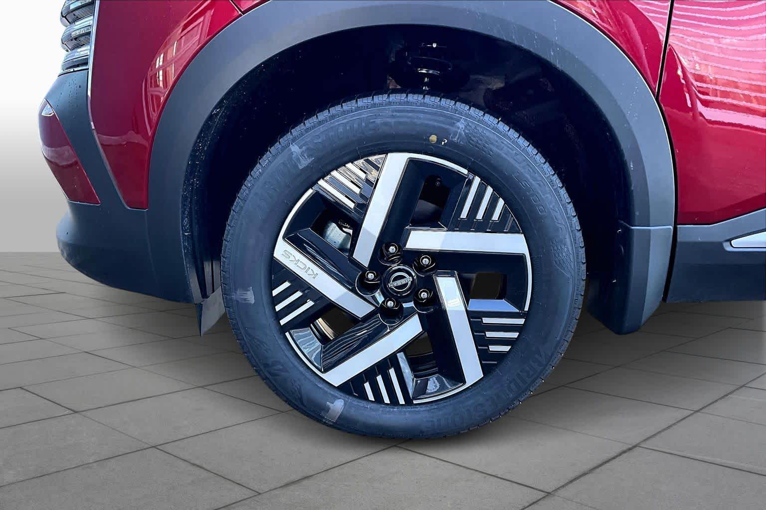 2026 Nissan Kicks SV - 8