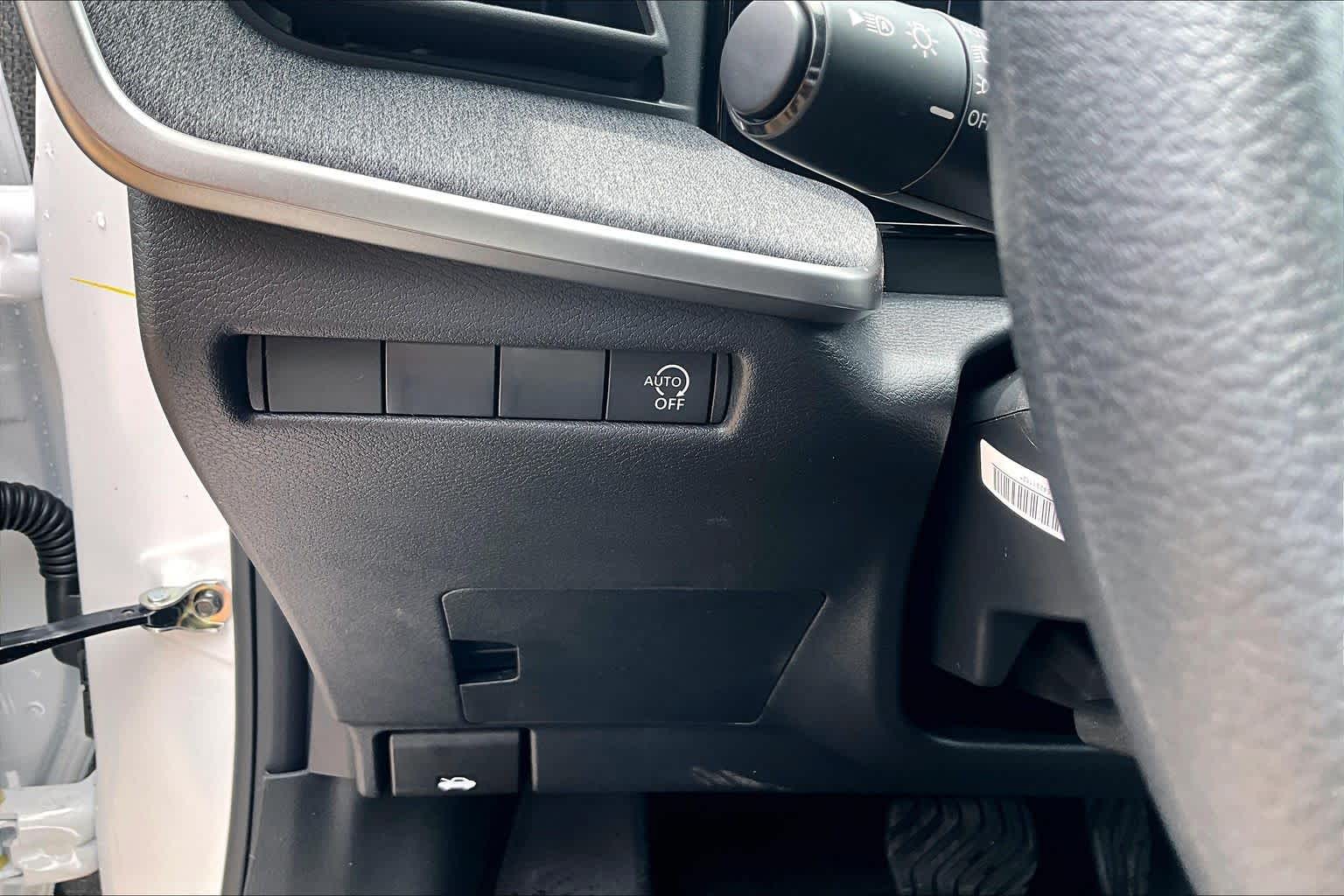 2026 Nissan Kicks photo 15 of 18
