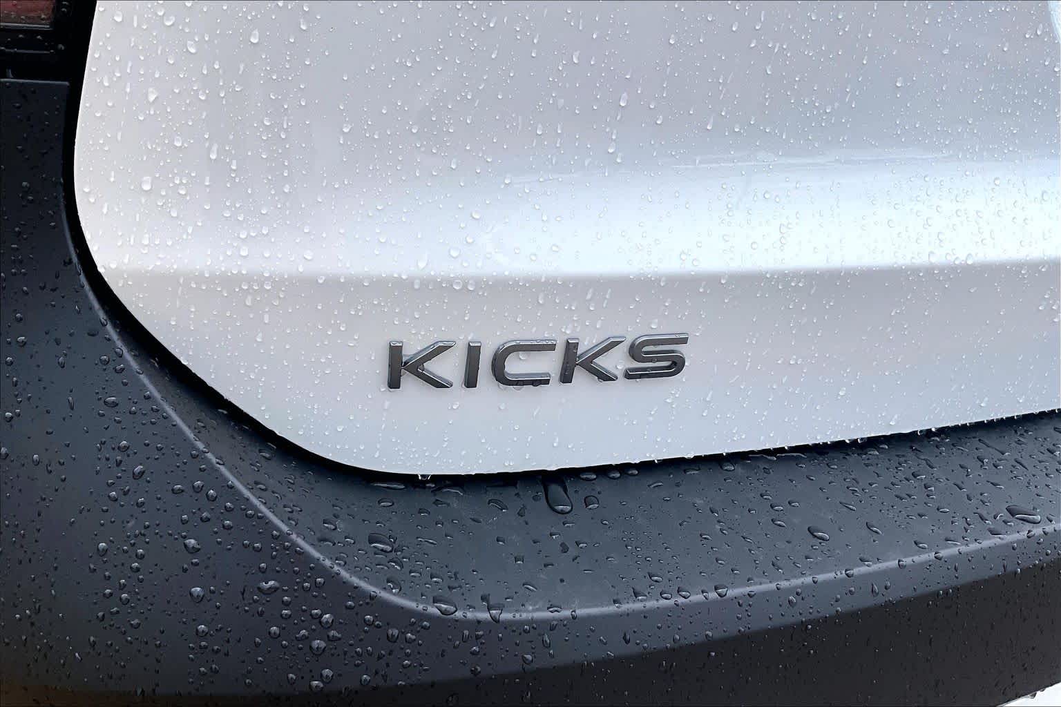 2026 Nissan Kicks photo 8 of 18