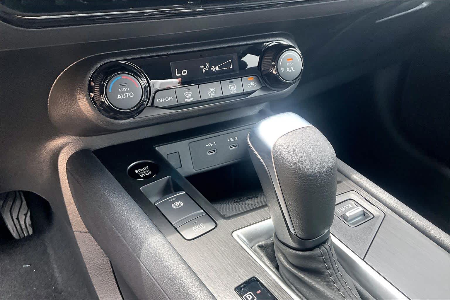 2026 Nissan Kicks photo 14 of 18