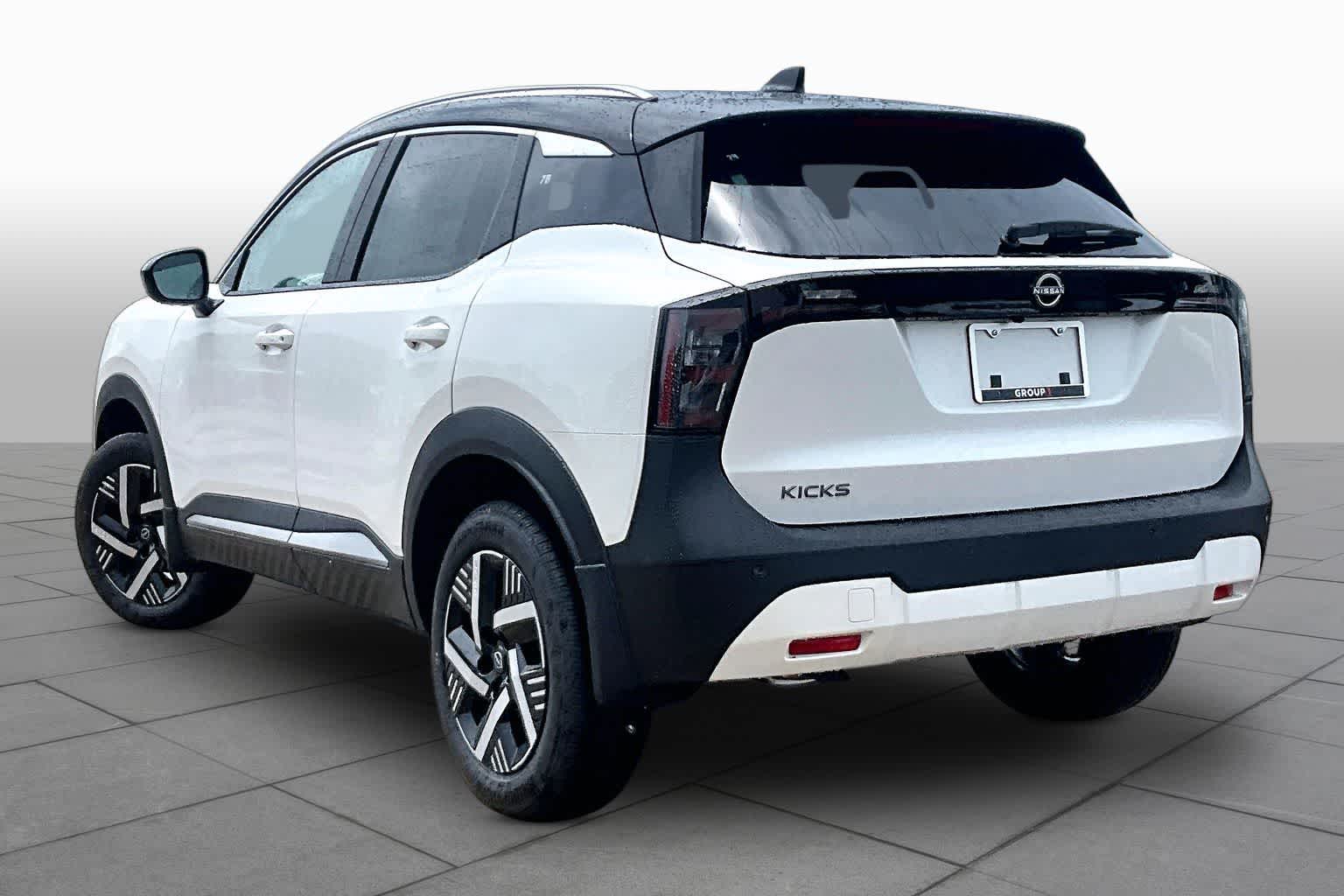 2026 Nissan Kicks photo 7 of 18