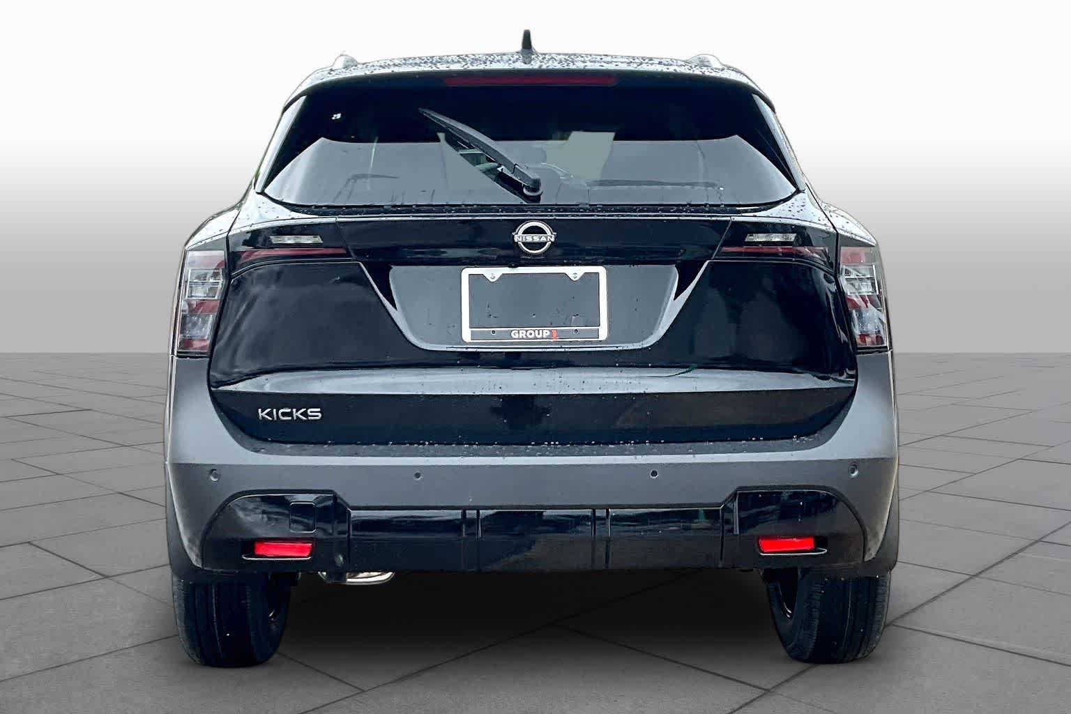 2026 Nissan Kicks photo 4 of 18