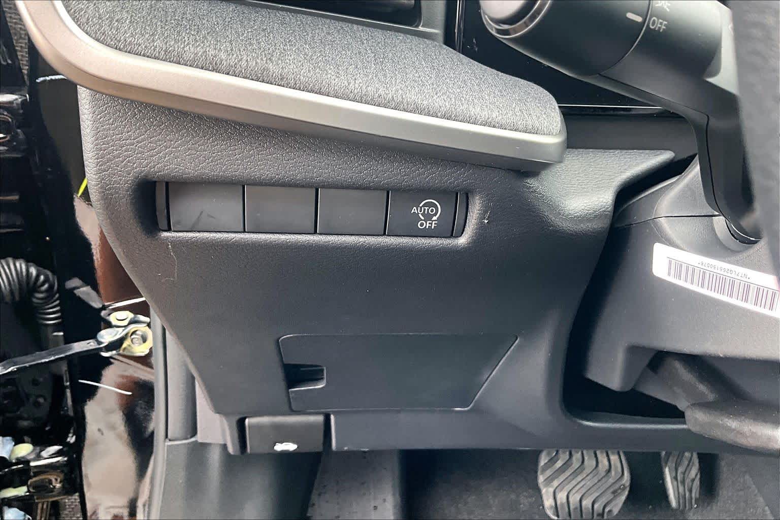 2026 Nissan Kicks photo 15 of 18