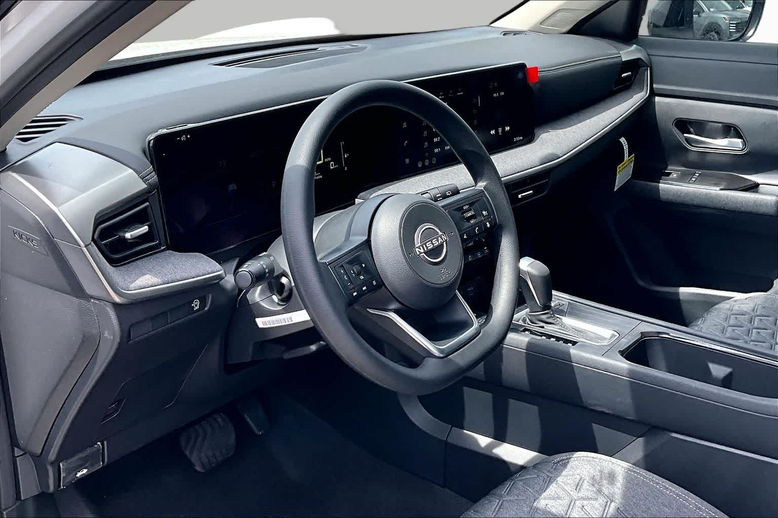 2027 Nissan Kicks photo 10 of 18