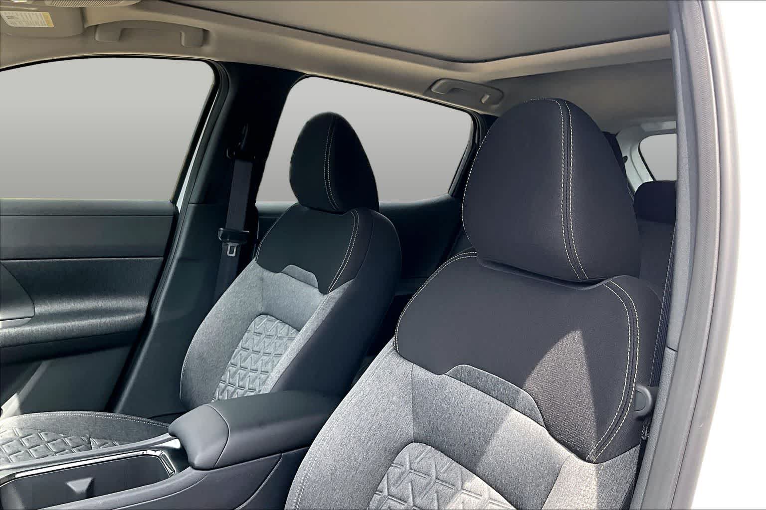 2027 Nissan Kicks photo 17 of 18