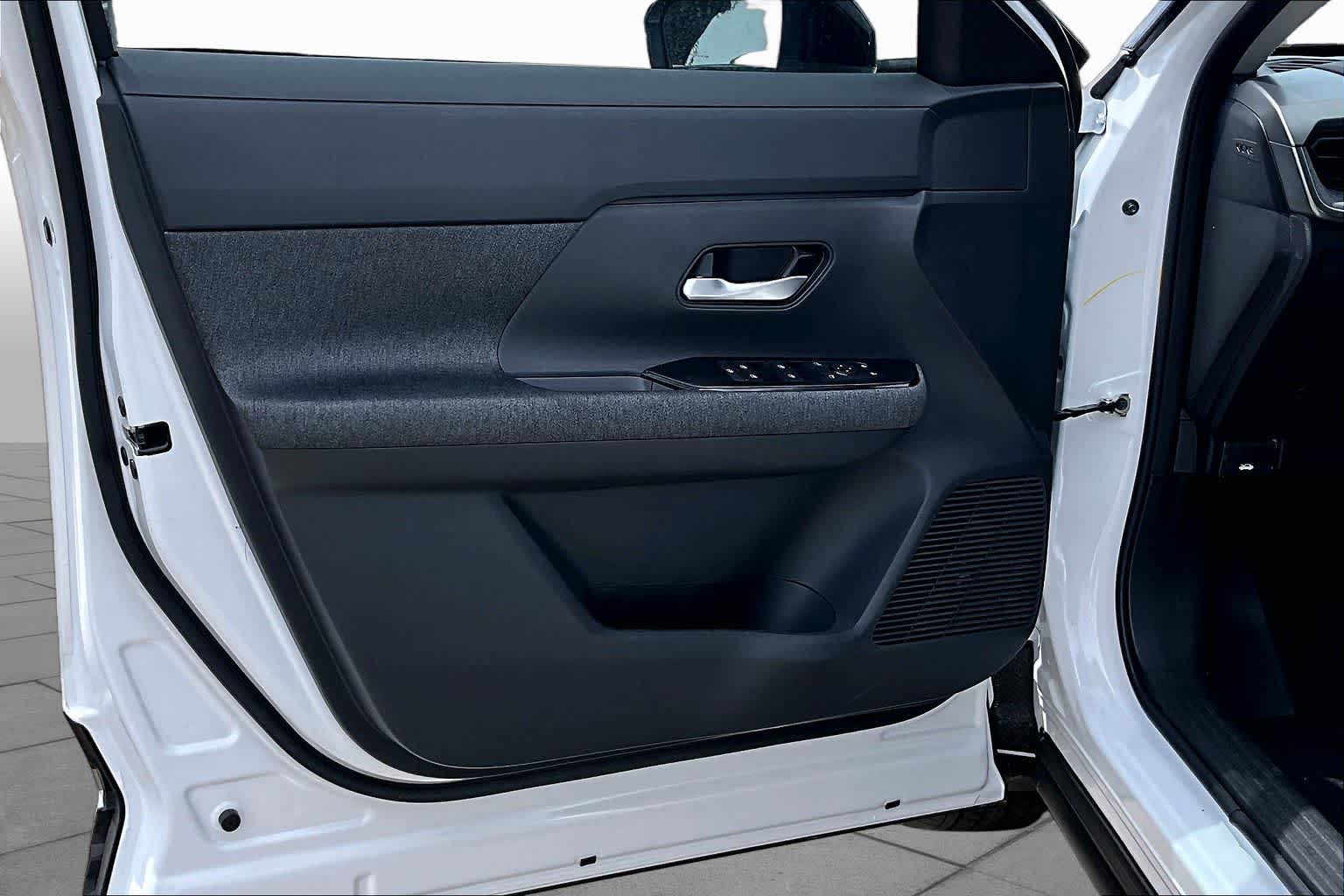 2027 Nissan Kicks photo 16 of 18