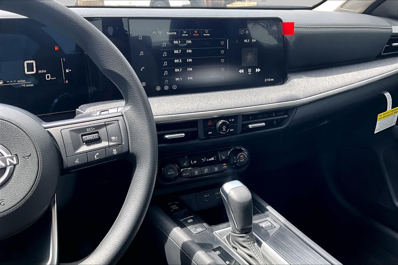 2027 Nissan Kicks photo 6 of 18