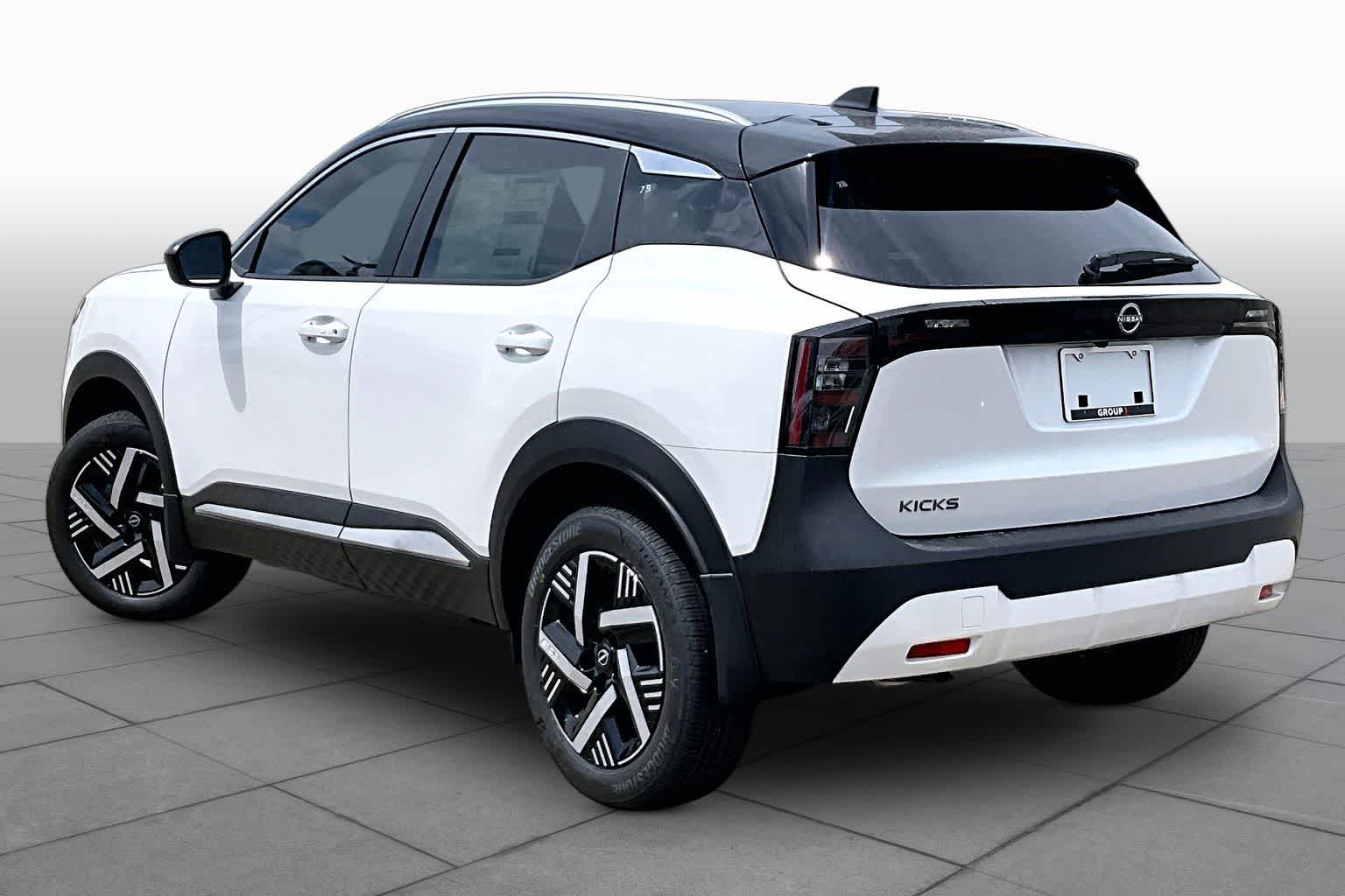 2027 Nissan Kicks photo 7 of 18