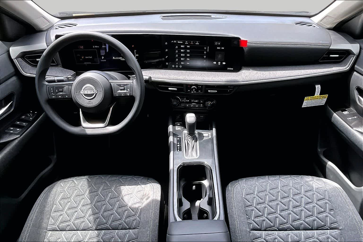 2027 Nissan Kicks photo 5 of 18