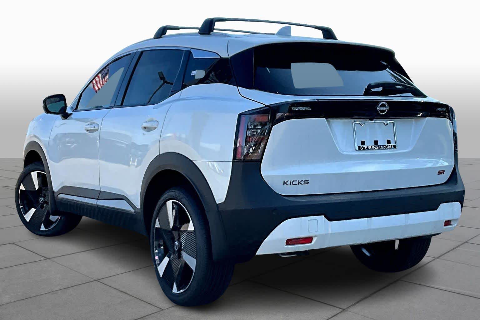 2025 Nissan Kicks SR - 6