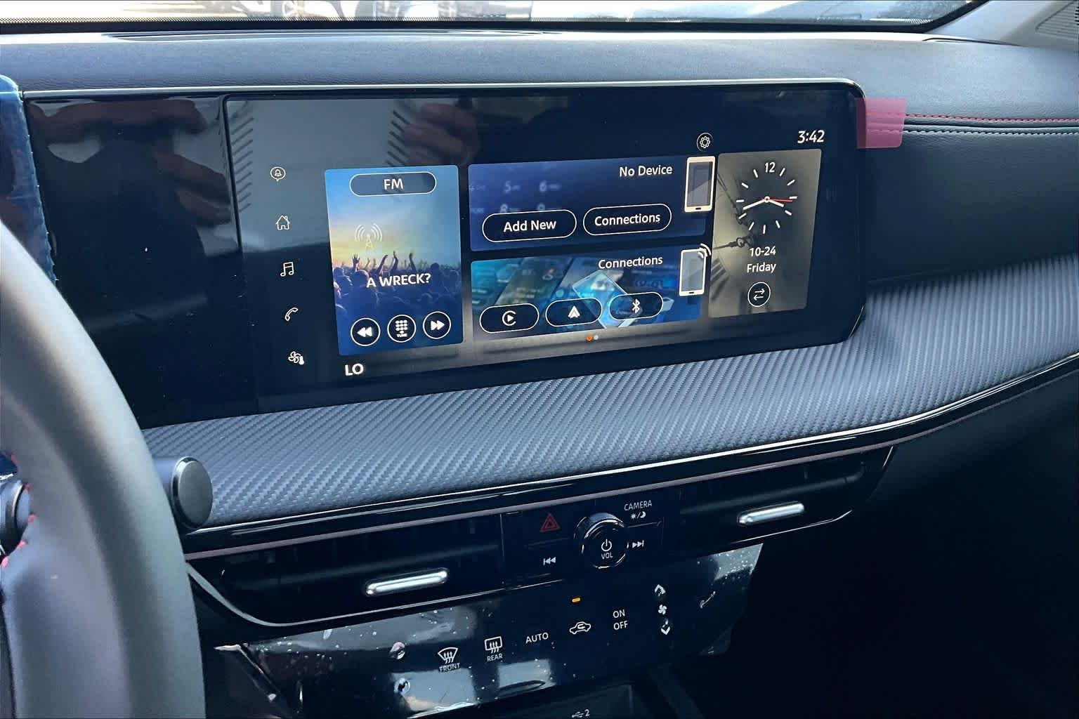 2025 Nissan Kicks SR Aspen White Tricoat at Sterling McCall Nissan