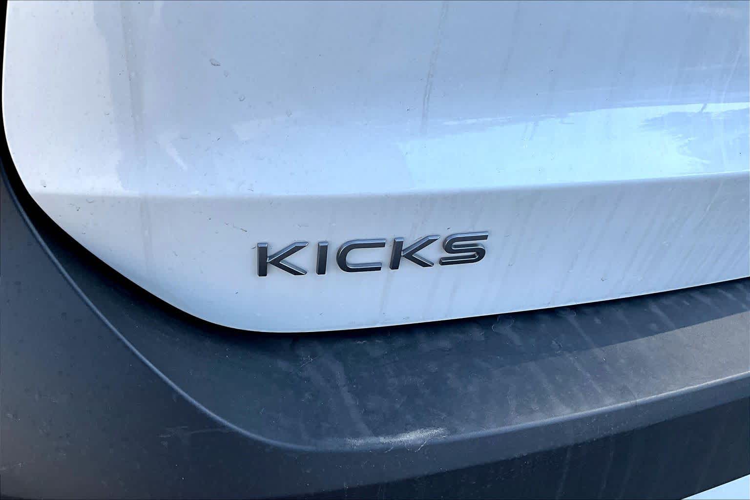 2025 Nissan Kicks SR - 7