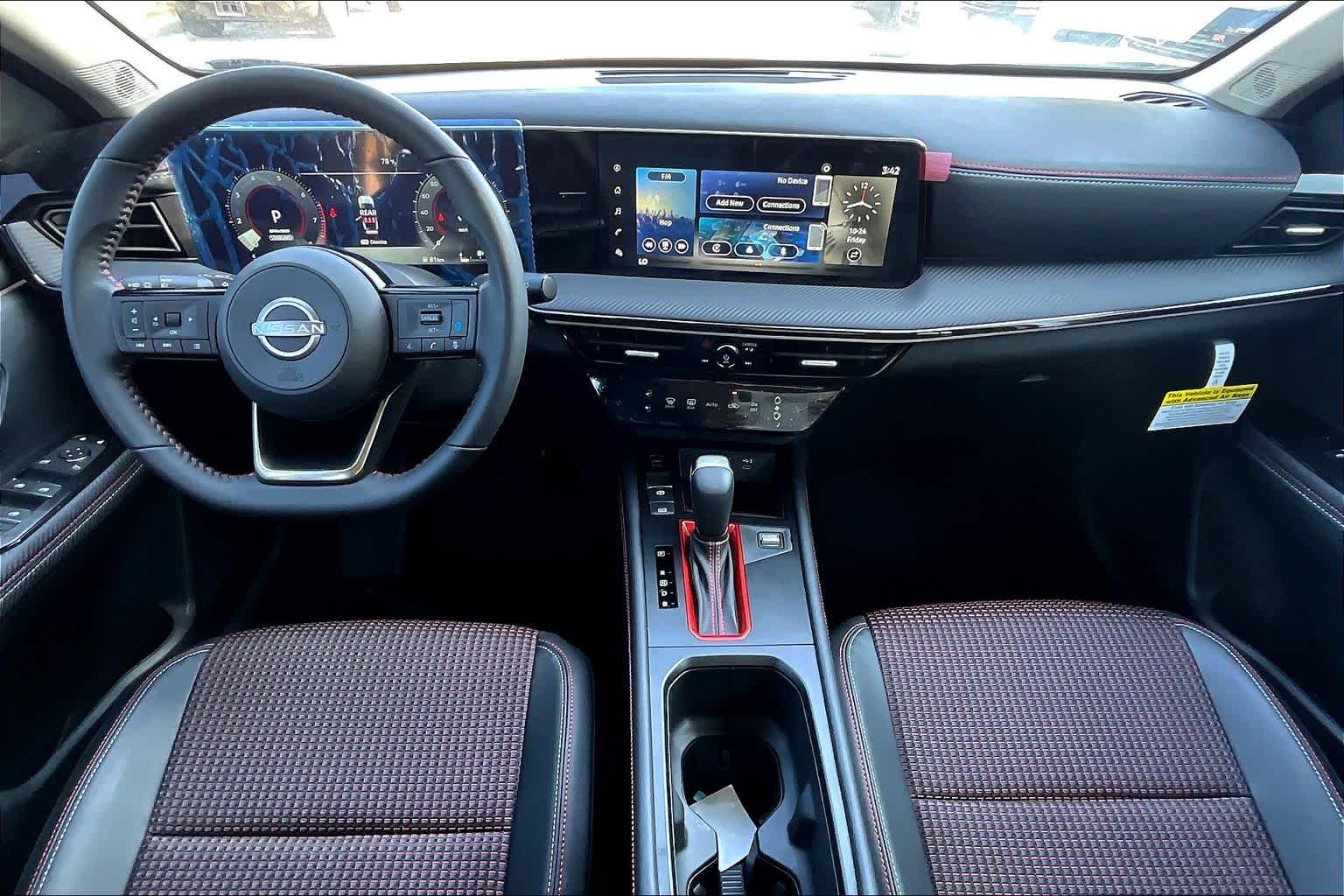 2025 Nissan Kicks SR - 4