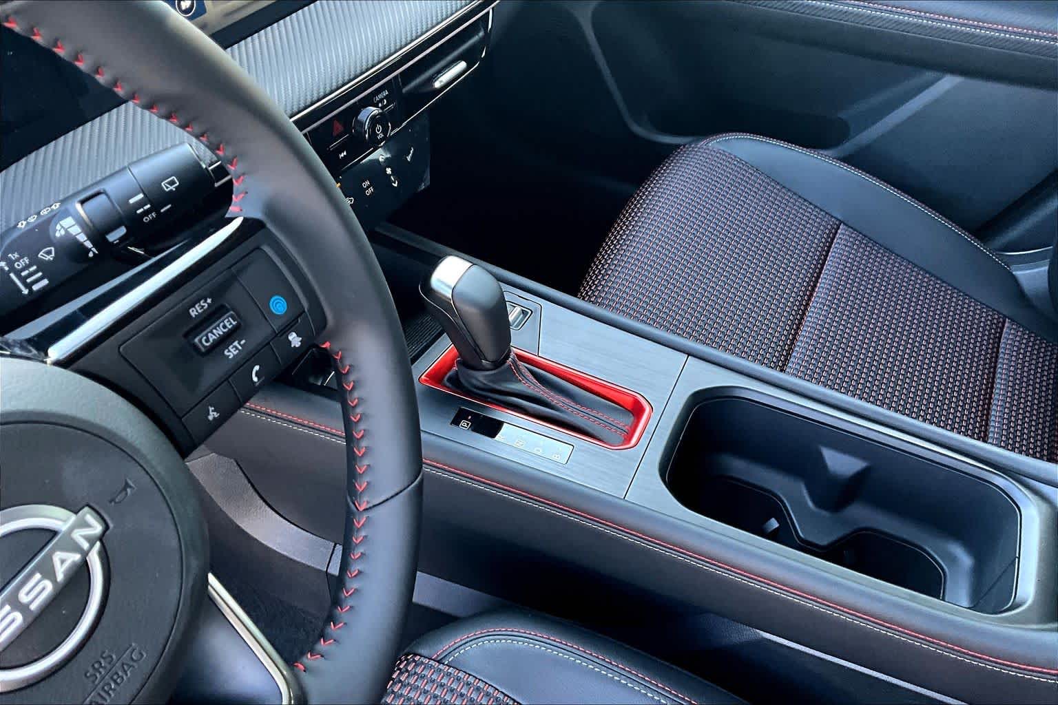 2025 Nissan Kicks SR - 10