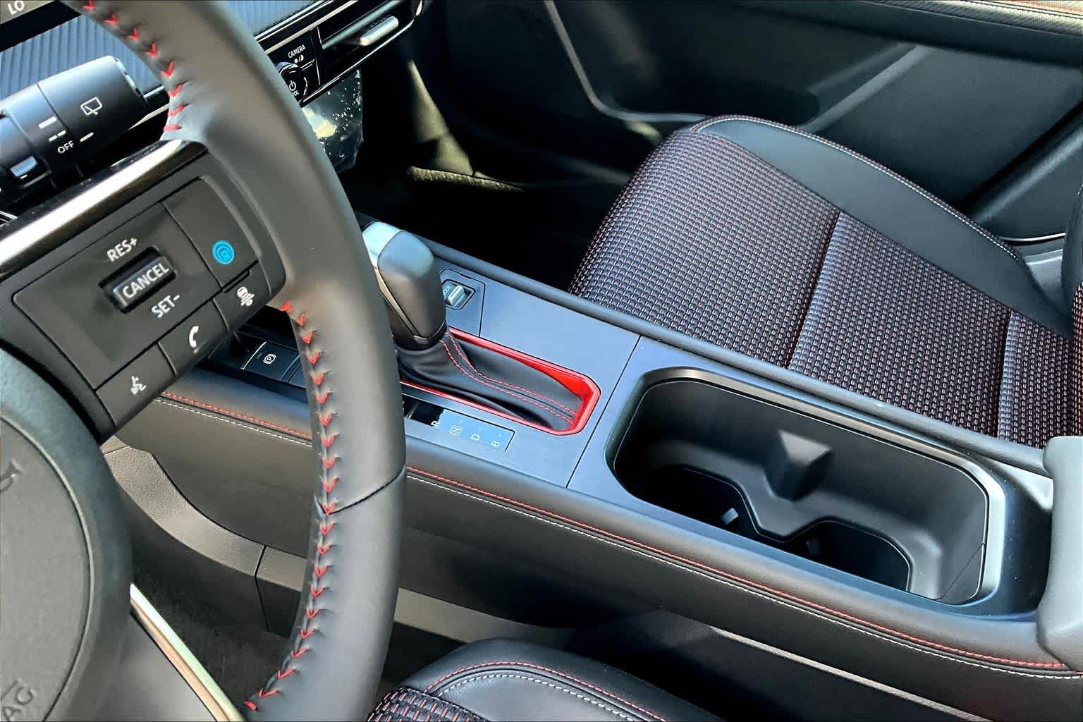 2025 Nissan Kicks SR - 10