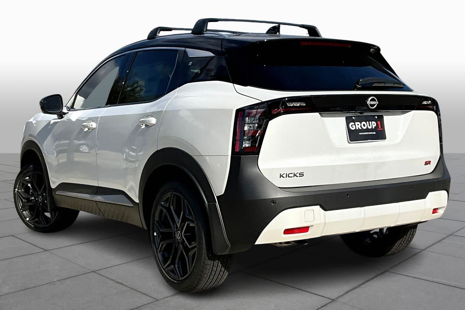 2025 Nissan Kicks SR - 6