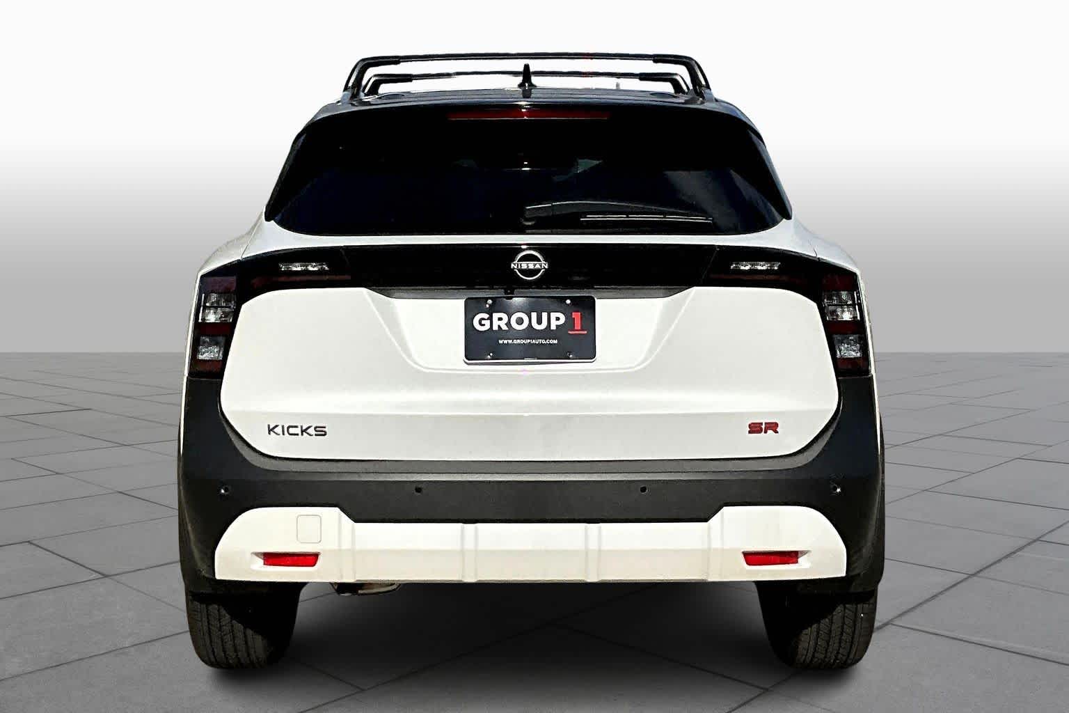 2025 Nissan Kicks SR - 3