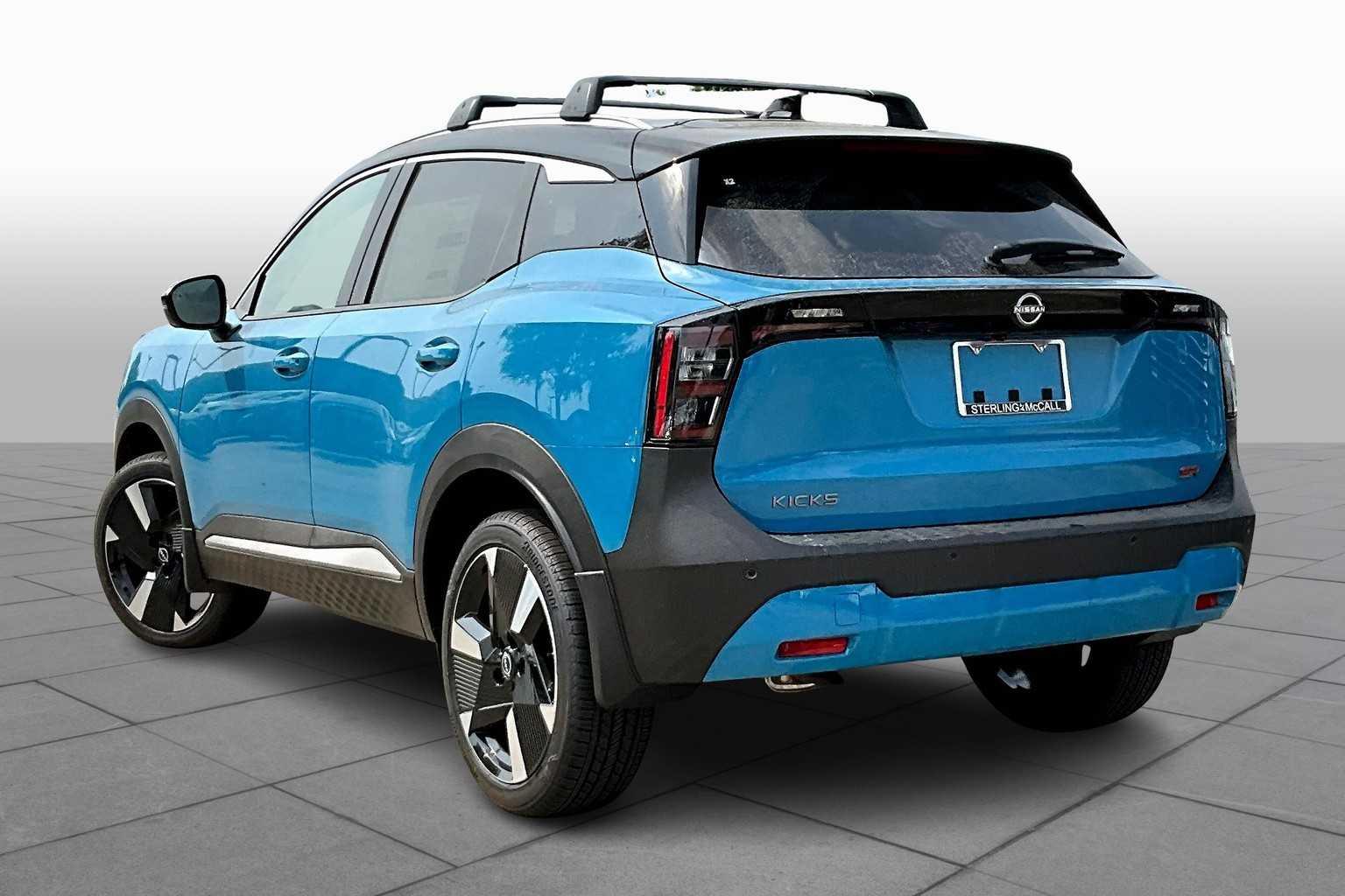 2025 Nissan Kicks SR - 6