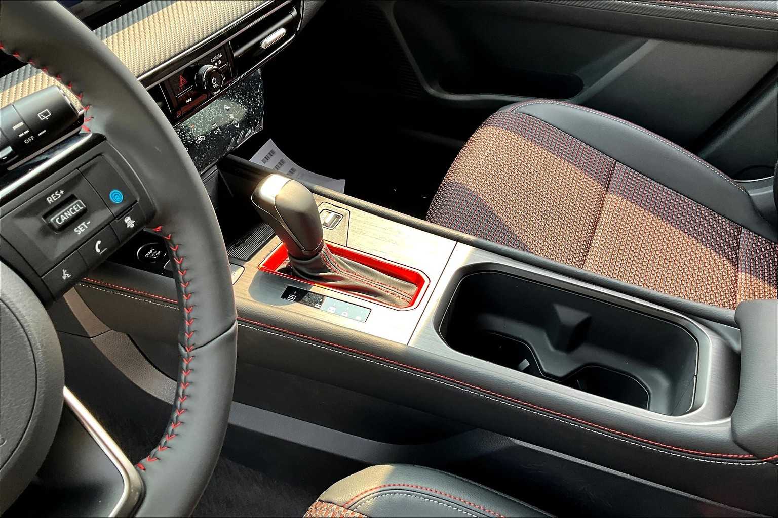 2025 Nissan Kicks SR - 10