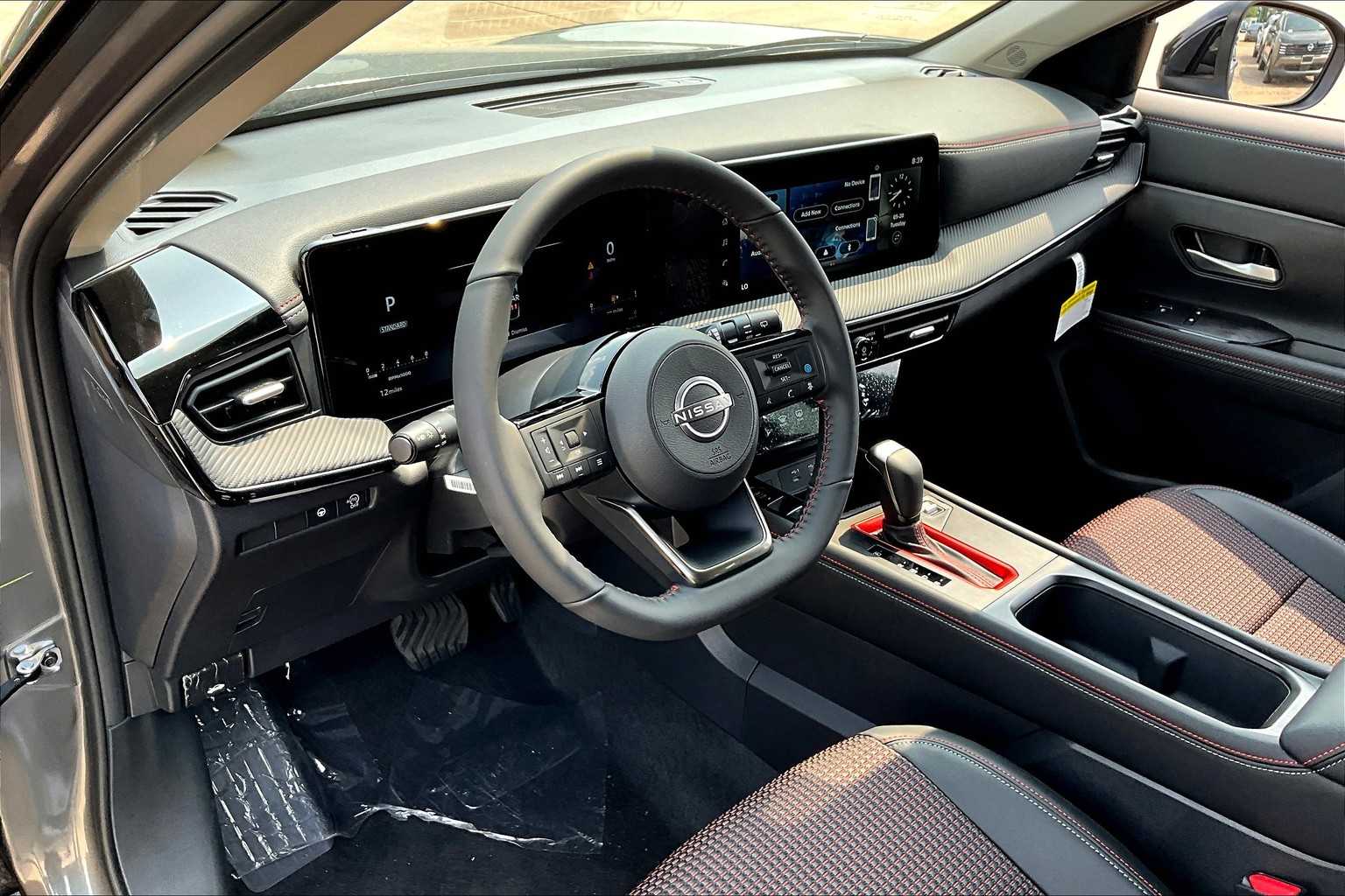 2025 Nissan Kicks SR - 9