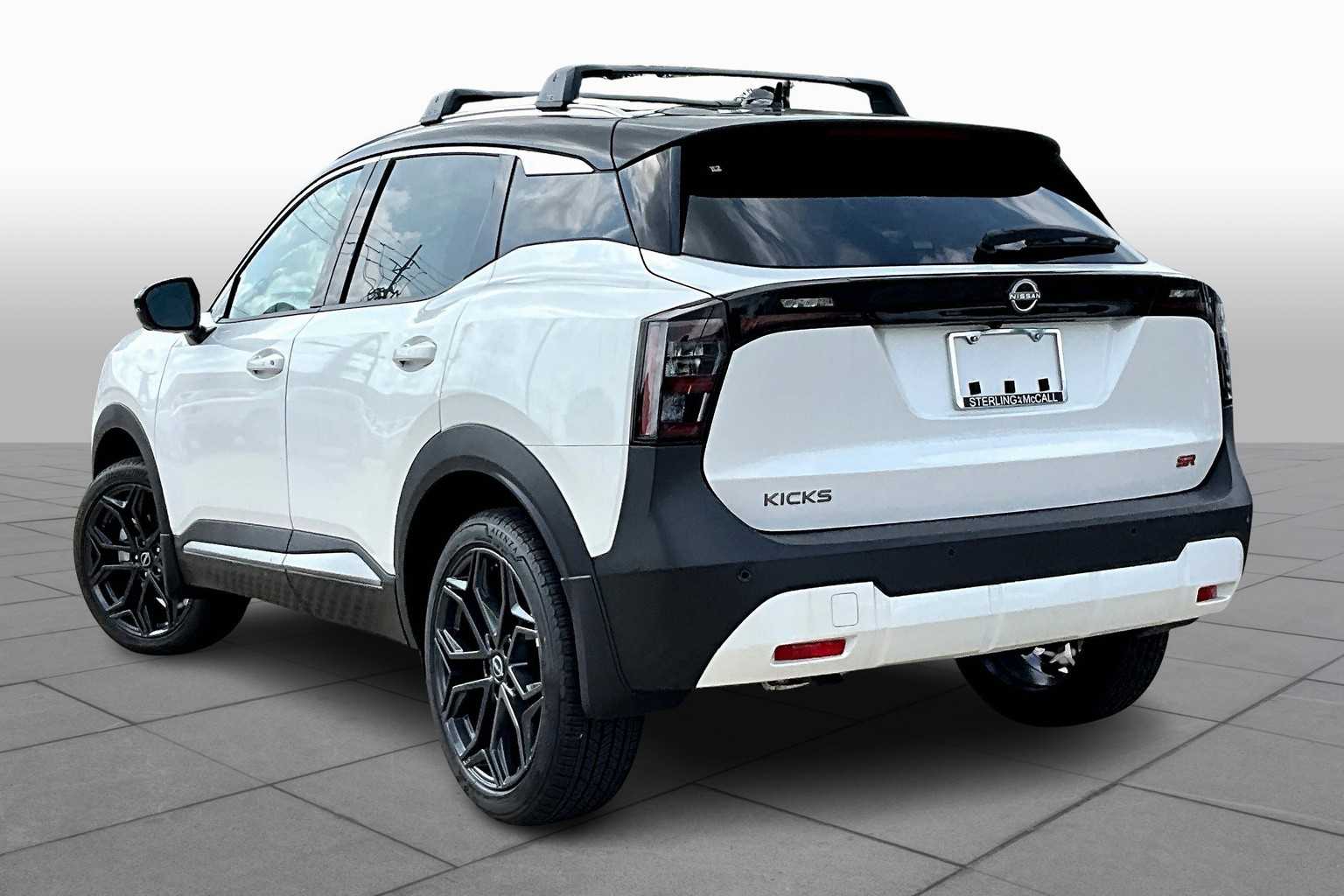 2025 Nissan Kicks SR - 6
