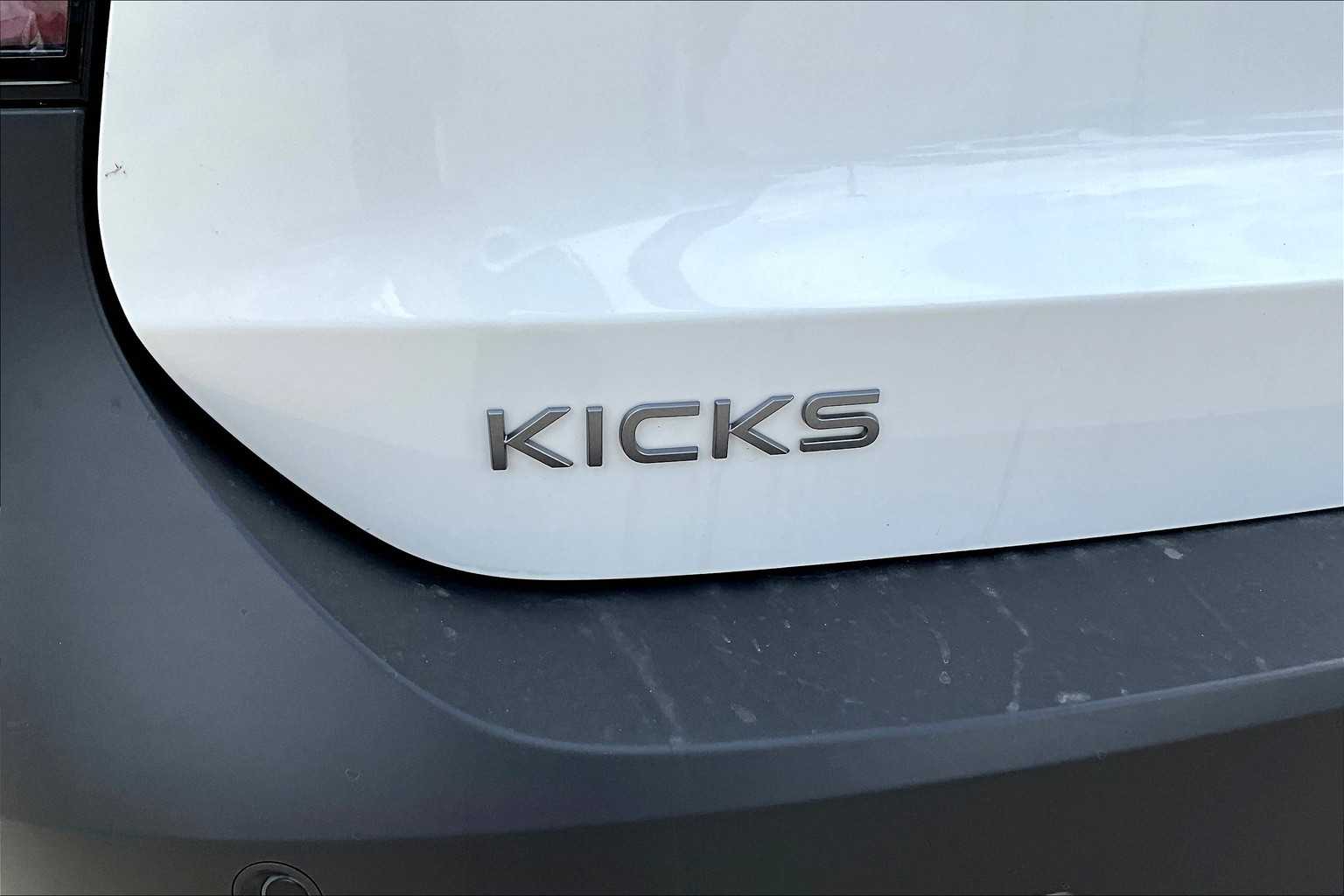 2025 Nissan Kicks SR - 7