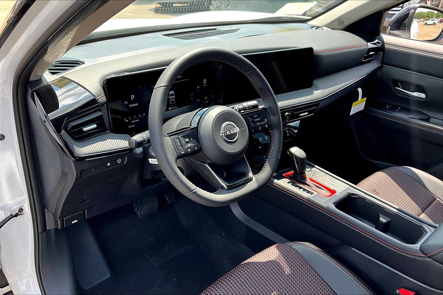 2025 Nissan Kicks SR - 9