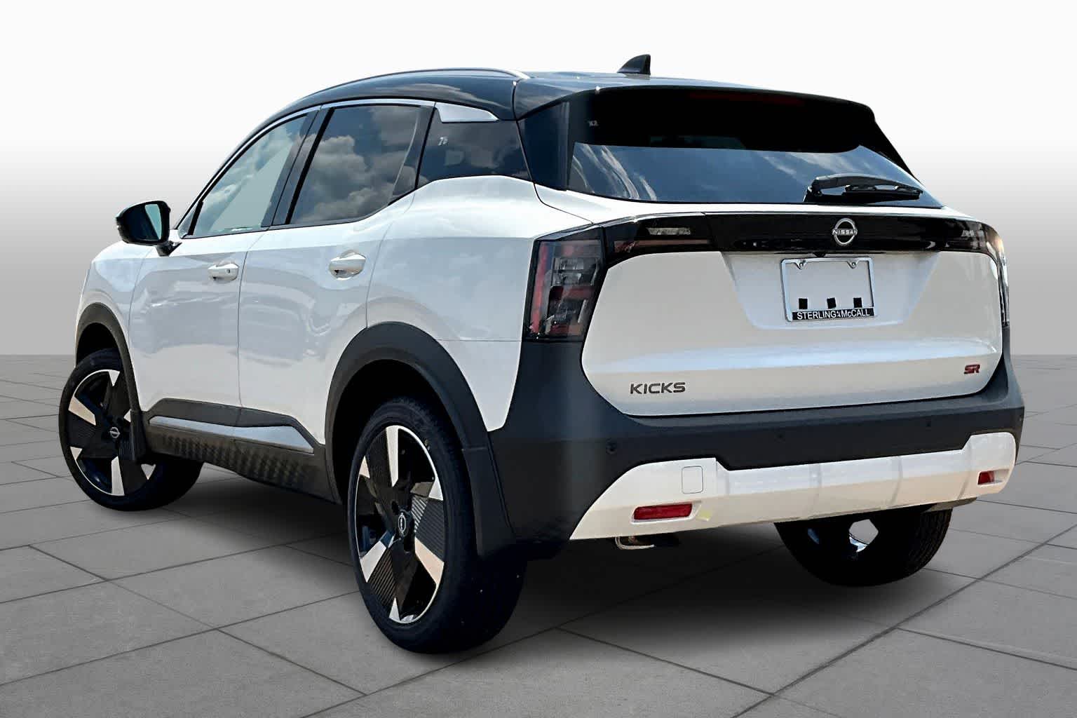 2025 Nissan Kicks SR - 6