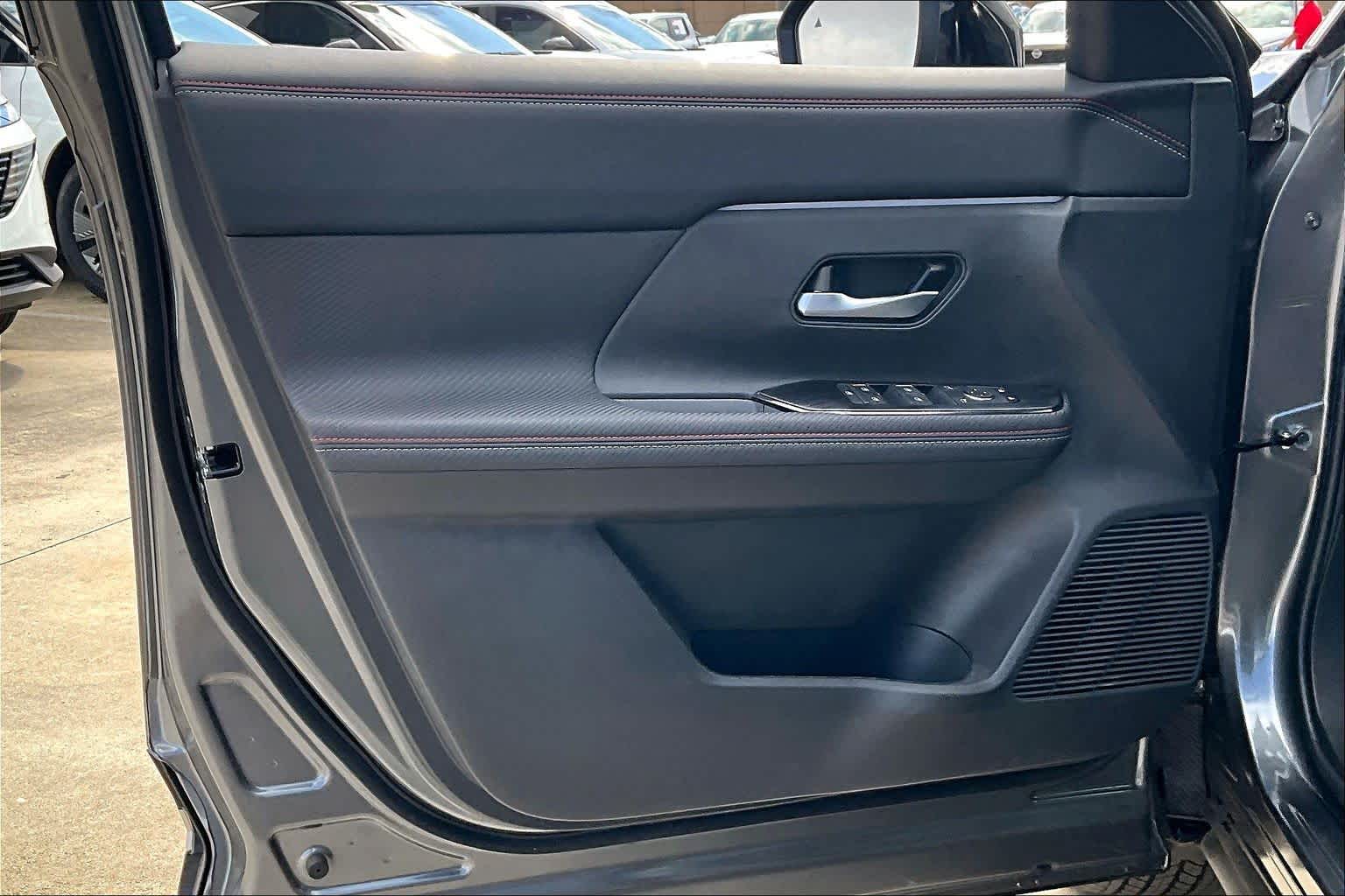 2026 Nissan Kicks photo 16 of 18