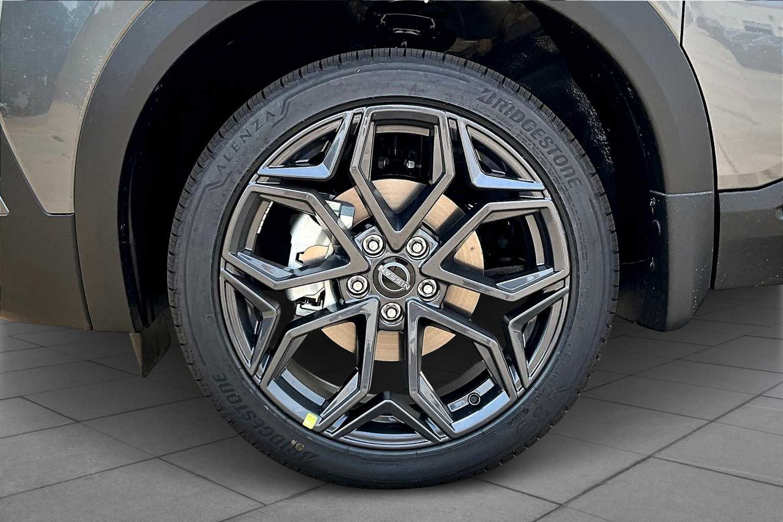 2025 Nissan Kicks SR - 7