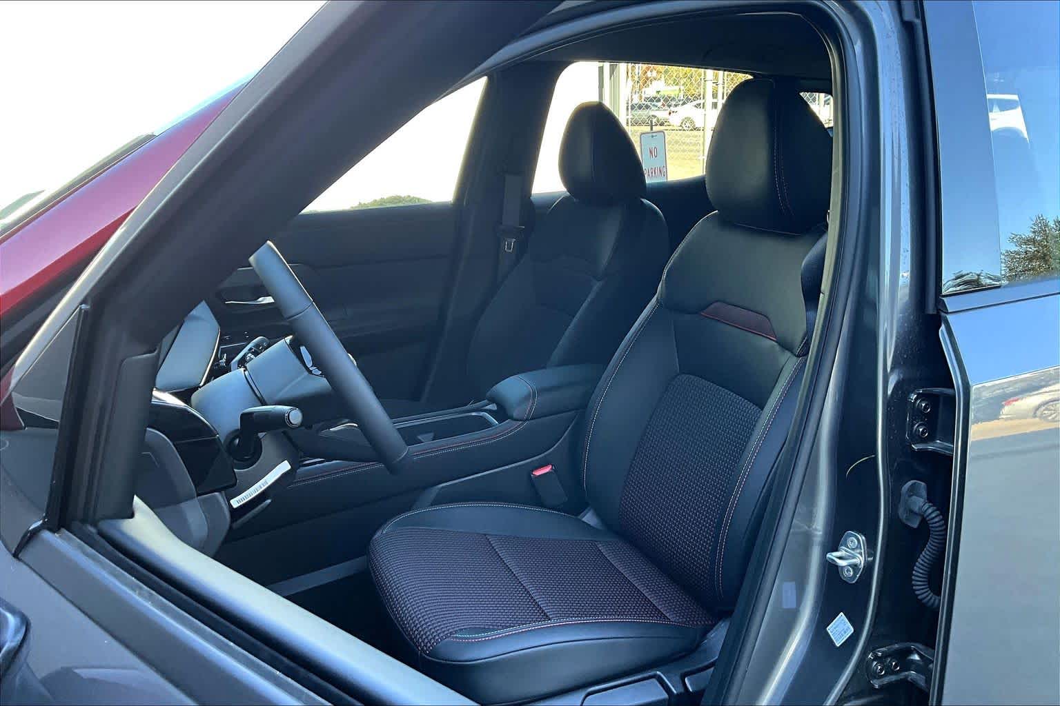 2025 Nissan Kicks SR Gun Metallic/Scarlet Ember Tintcoat at Sterling McCall Nissan