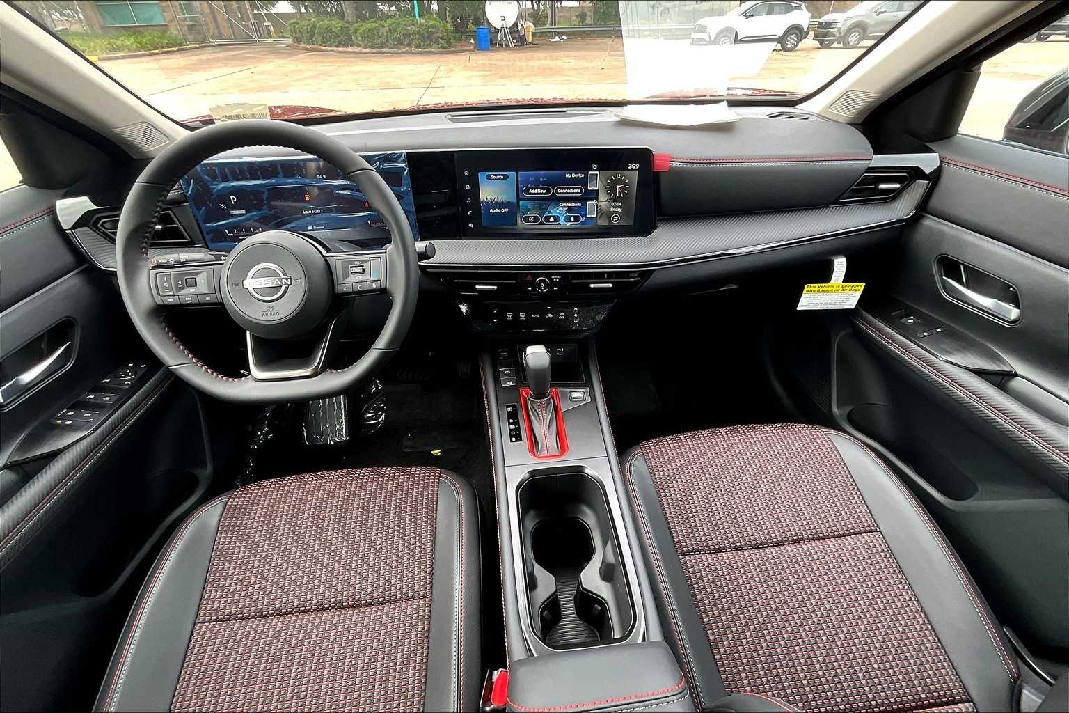 2025 Nissan Kicks SR - 4