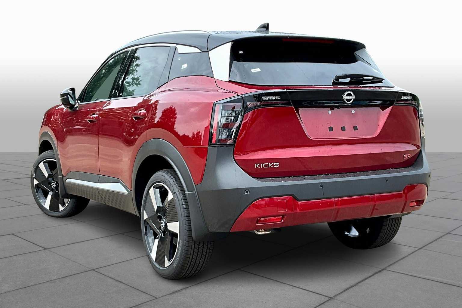 2025 Nissan Kicks SR - 6