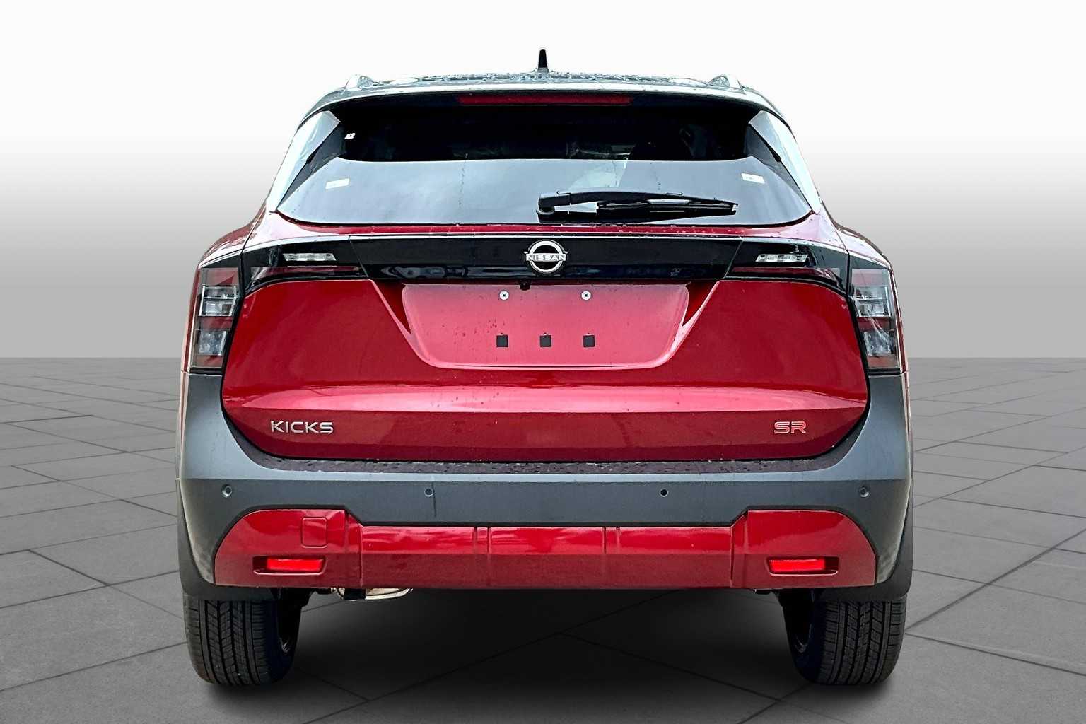 2025 Nissan Kicks SR - 3