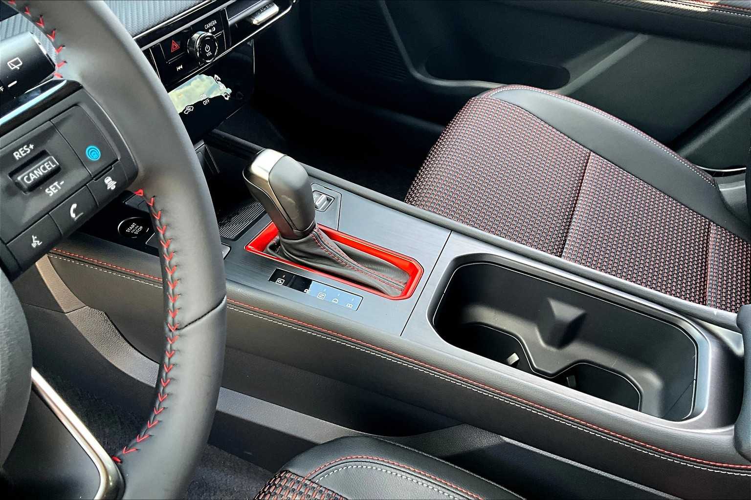 2025 Nissan Kicks SR - 10