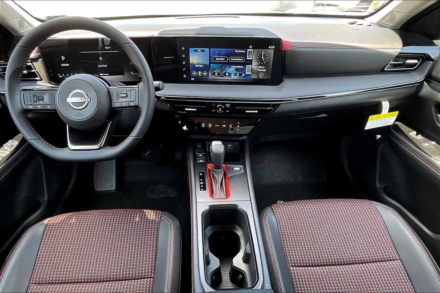 2025 Nissan Kicks SR - 4