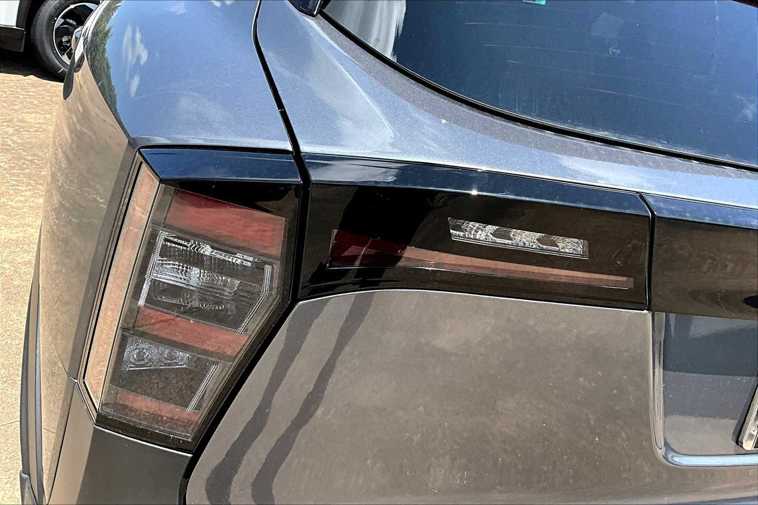 2025 Nissan Kicks SR - 11