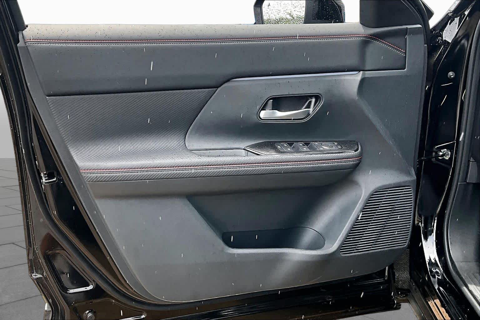 2026 Nissan Kicks photo 16 of 19