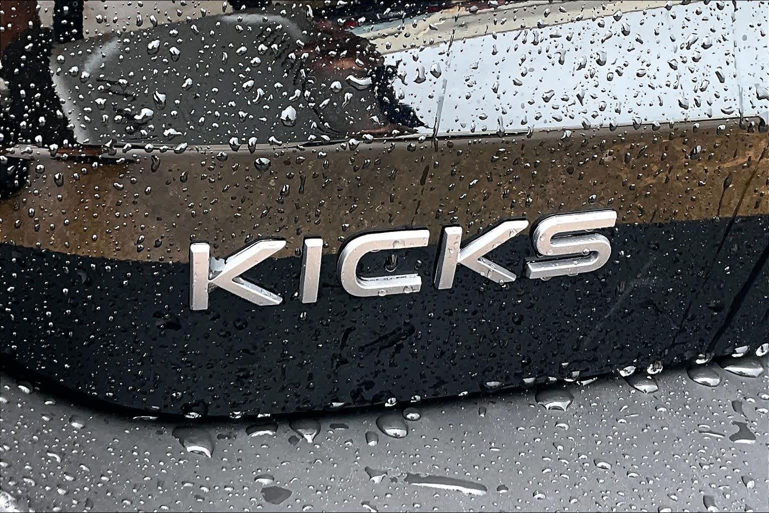 2026 Nissan Kicks photo 8 of 19