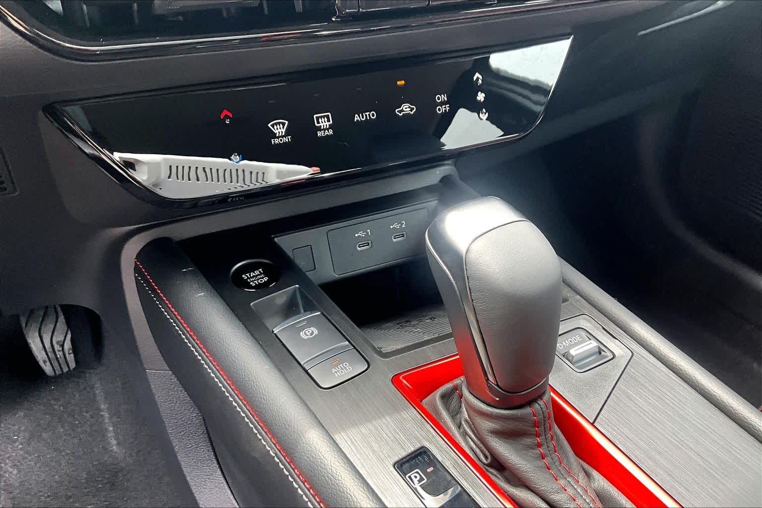 2026 Nissan Kicks photo 14 of 19