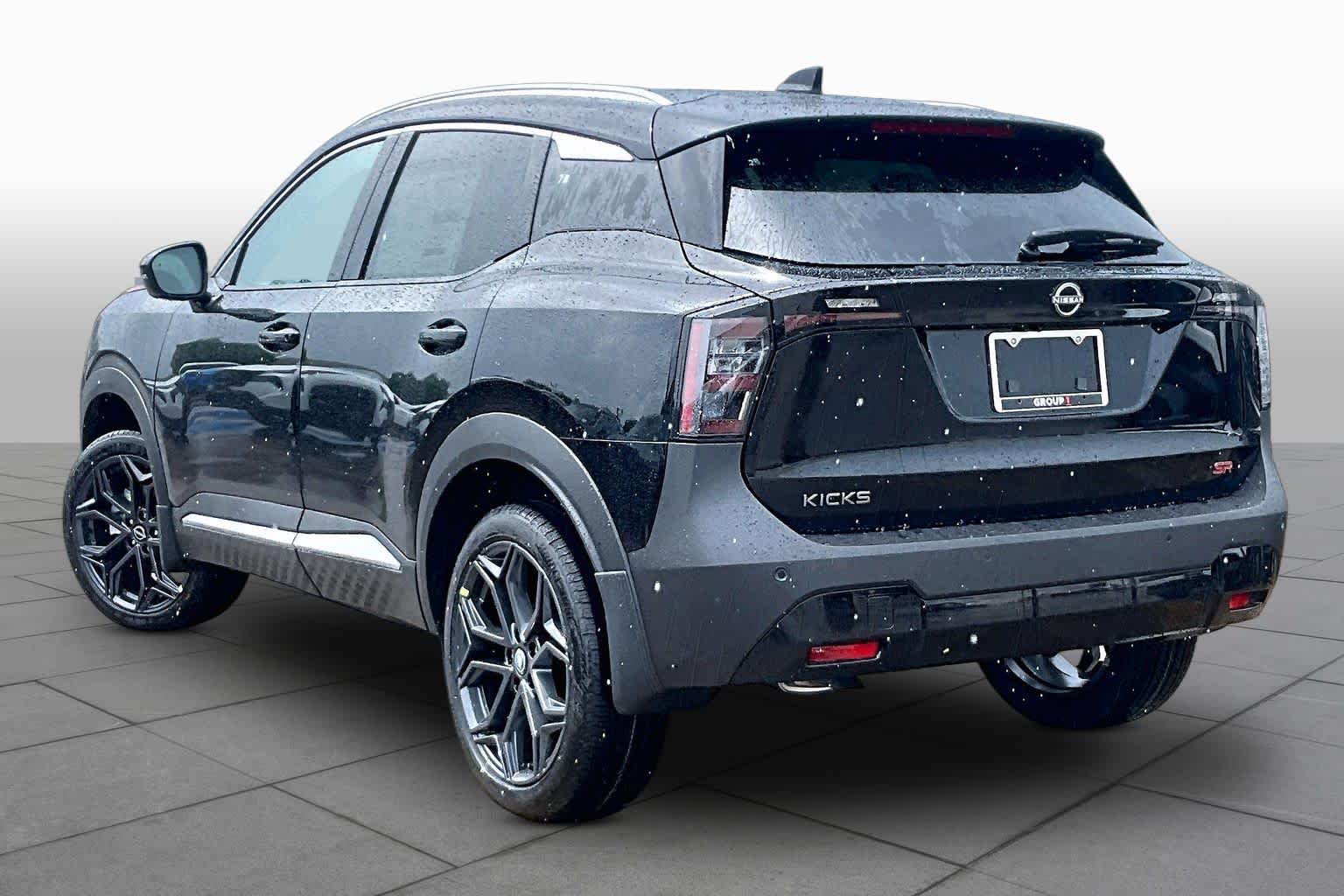 2026 Nissan Kicks photo 7 of 19