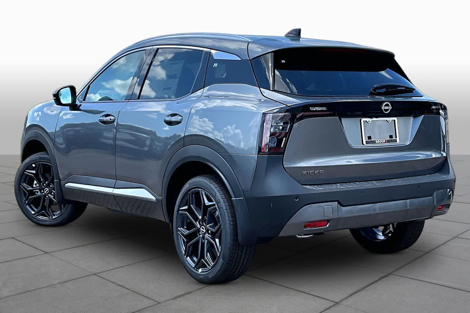 2027 Nissan Kicks photo 7 of 20