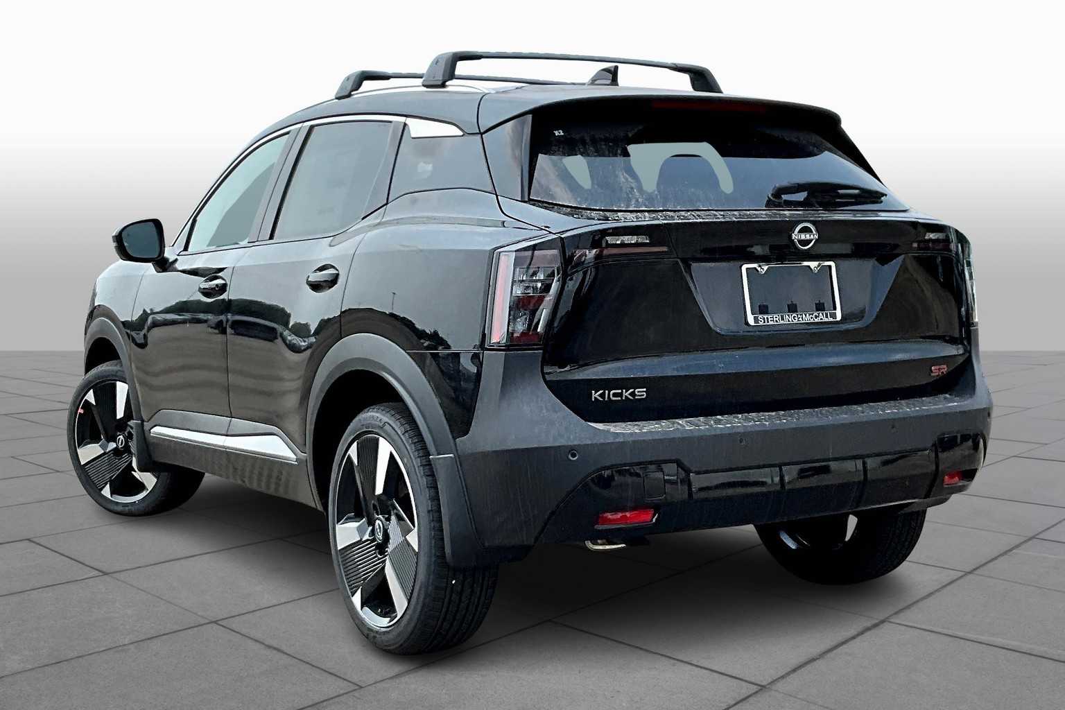 2025 Nissan Kicks SR - 6