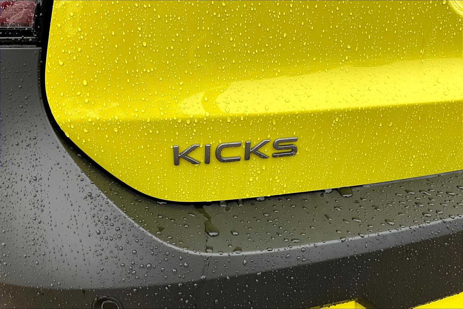 2025 Nissan Kicks SR - 7