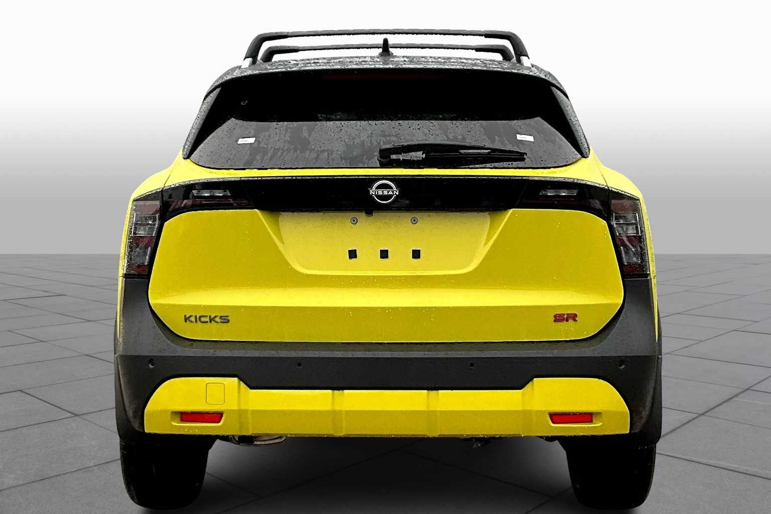 2025 Nissan Kicks SR - 3